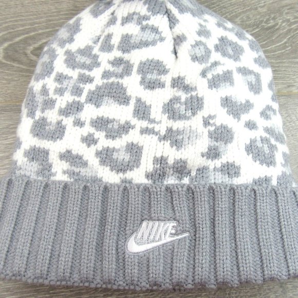 Nike Sportwear Snow Leopard Womens Pom Beanie One Size NEW - Picture 5 of 10